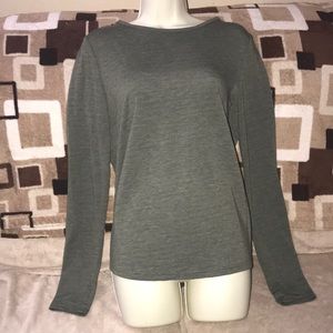 Victoria’s Secret VSX sport small green long sleeved top 💕